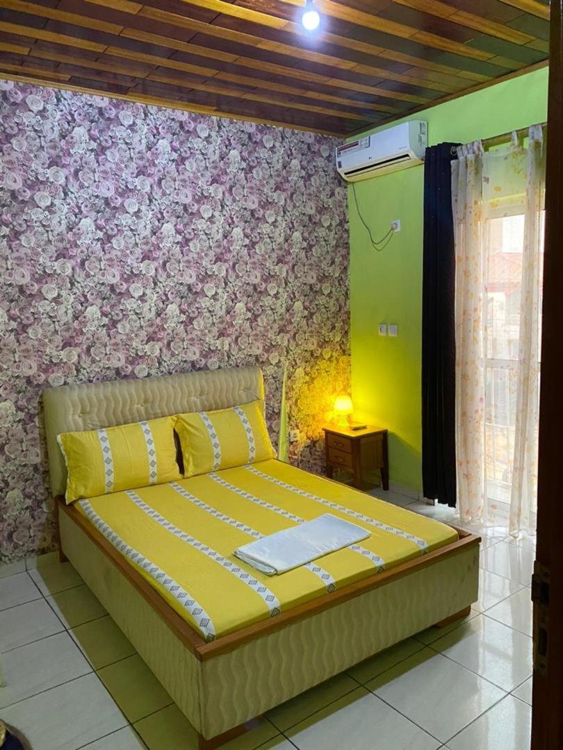 Cave Royale - Chambres-Studios-Apparts Meubles - Logpom Hopithal Des Soeurs Apres Camara Laye Douala Exterior foto
